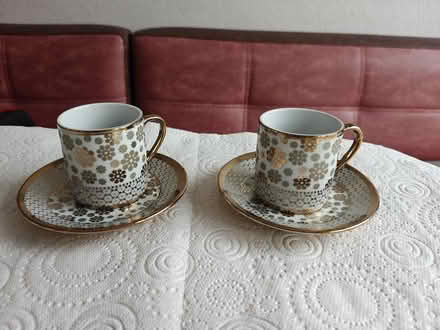 Photo of free Coffee cups with saucers (Bennetts End HP3) #1