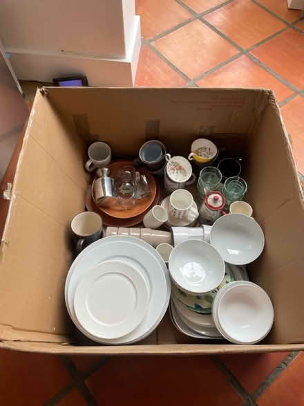 Photo of free Assorted kitchenware (Streatham Common) #1