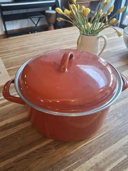 Photo of free Large ceramic pot (Levenshulme M19) #1