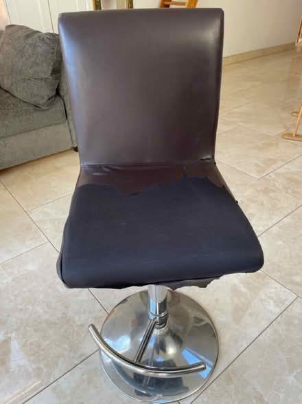 Photo of free Bar stool (Sm69nf) #1