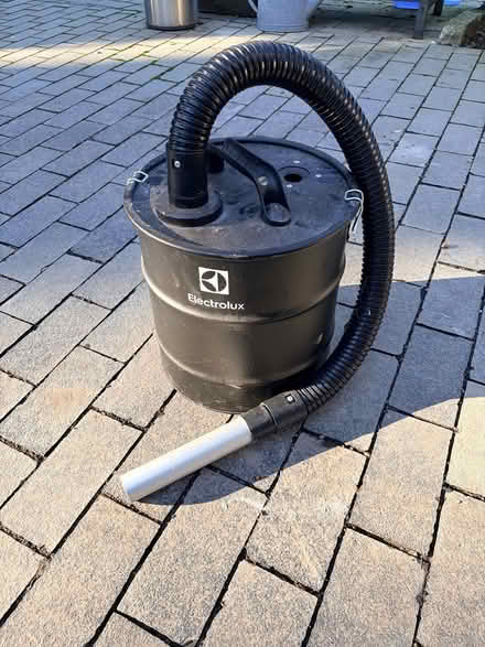 Photo of free Electrolux ash can (Dorking/Holmwood) #2