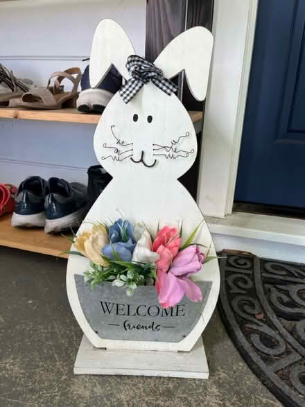 Photo of free easter bunny decoration (Lawrence/ El Camino Real) #1