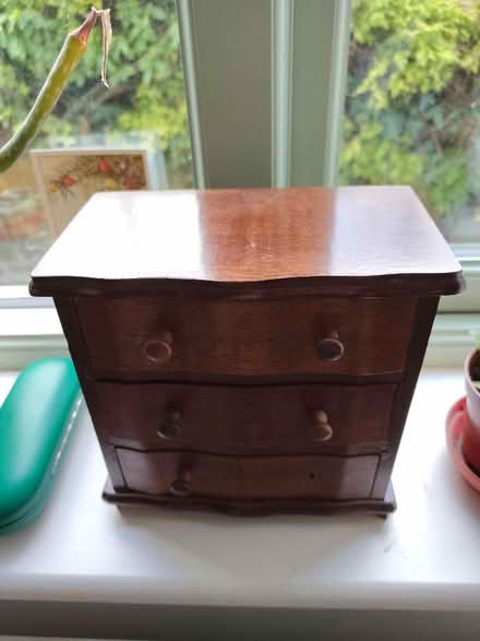 Photo of free Model chest of drawers (Loud Bridge PR3) #1