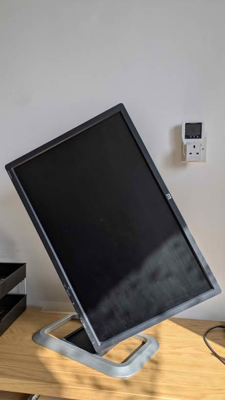 Photo of free hp lp2475w 24" monitor (homerton) #1
