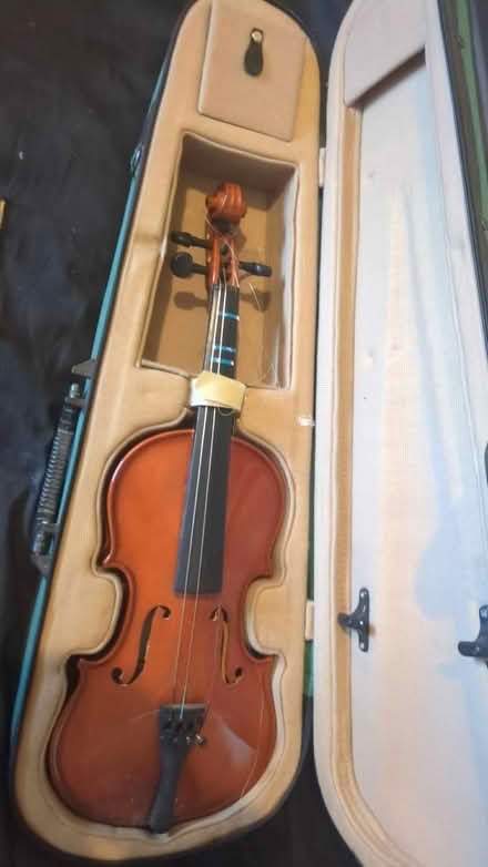 Photo of free Broken violins (see pics) (Crosspool S10) #4