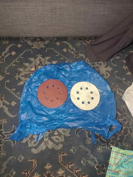 Photo of free Sanding discs 120 grit (Leyton E10) #1