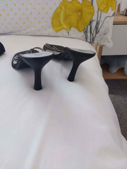 Photo of free Black shoes size5 and two handbags. Ideal for a night out. (Ince-in-Makerfield WN2) #2