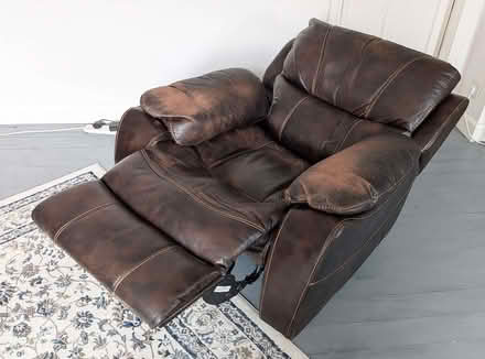Photo of free Arm chair. Electric recliner (Alverthorpe WF2) #3