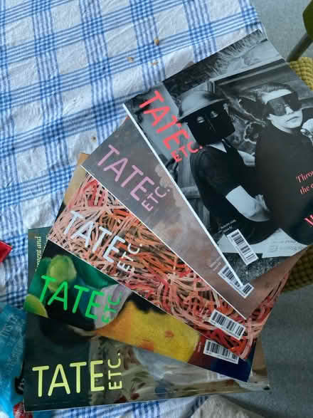 Photo of free Tate magazines (Finchley road statio) #1