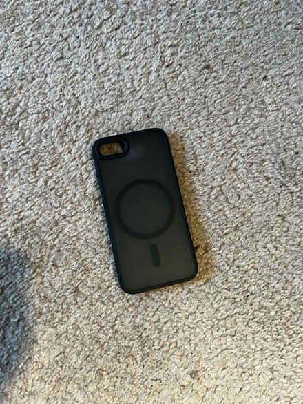 Photo of free mag charge case for iphone 13 pro (townsend, ma) #1