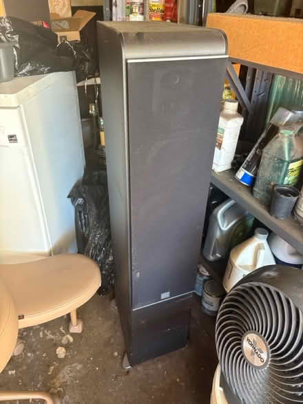 Photo of free 2 JBL 42” tall Speakers (Highland Park/Eagle Rock) #1