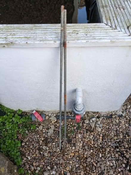 Photo of free 2 x threaded rod (Sothall S20) #1