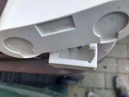 Photo of free Fluorescent Strip Light (Herringthorpe S65) #1
