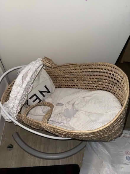 Photo of free Moses basket with new matress (Sydenham SE26) #1