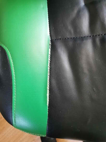 Photo of free Gaming style chair (Adeyfield. HP2) #3