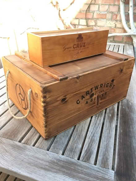 Photo of free Wooden crate and port gift box (Oxford (near station) OX2) #1
