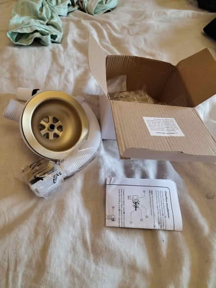 Photo of free Sink set, minus plug/strainer (E17) #1