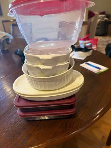 Photo of free Pyrex misc, 1 plastic container (Los Gatos 95032) #1