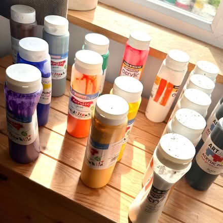 Photo of free 500ml bottles of Acrylic Paint (Chipping Norton OX7) #3
