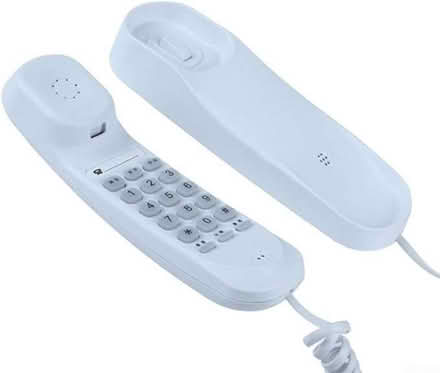 Photo of A traditional style landline telephone with buttons! (Willingdon BN20) #1