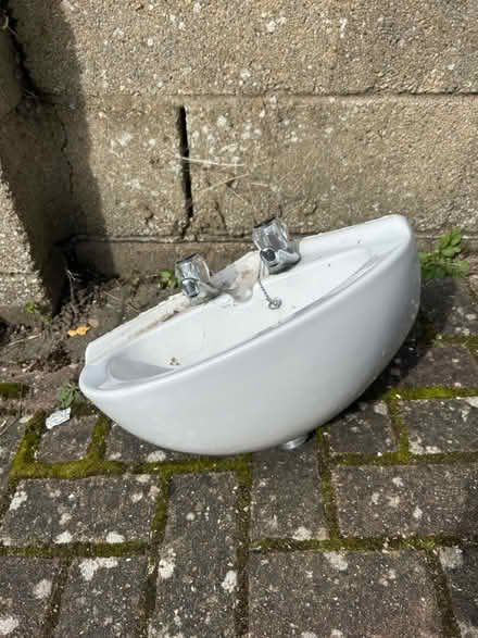 Photo of free Sink (Rose Hill OX4 4) #1