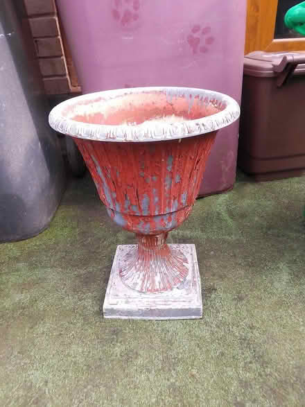 Photo of free Plastic flowerpot (Killamarsh S21) #1