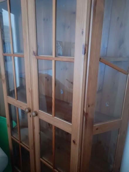 Photo of free Wooden display case (Oakridge RG21) #3