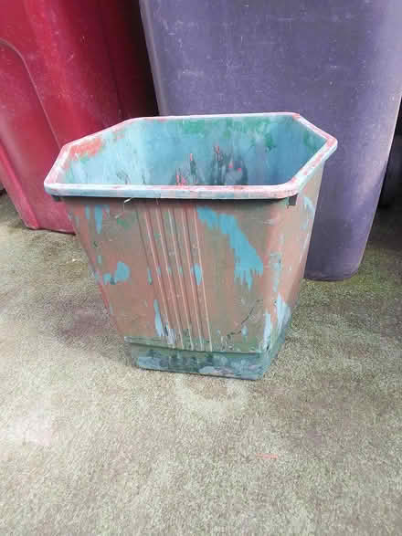 Photo of free Green plastic plant pot (Killamarsh S21) #1