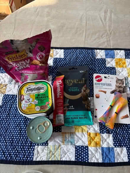 Photo of free Cat food and treats (Drexel Hill) #1