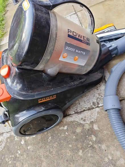 Photo of free Vax power midi 2 vacuum (Great Malvern WR14) #2