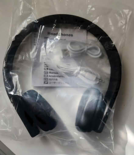 Photo of free Bluetooth headphones (Child's Hill NW2) #2