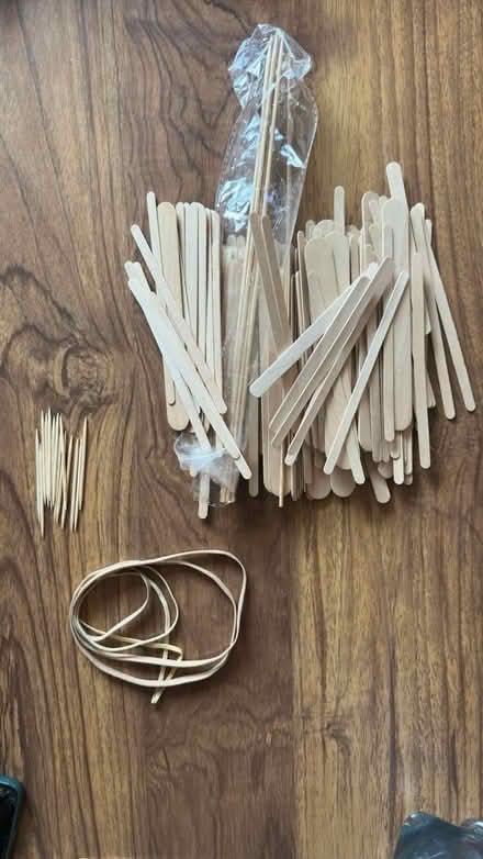 Photo of free Wood sticks, elastic bands (AL4 0QS) #1