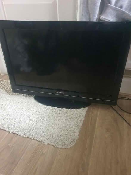 Photo of free toshiba 32 inch tv not smart (sinfin derby DE24) #1