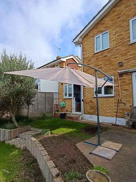 Photo of free XL Garden shade (Leigh Beck SS8) #1