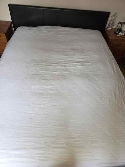 Photo of free King size fitted sheets (M22 airport) #2