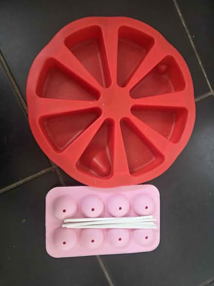 Photo of free Baking moulds (SG18) #1