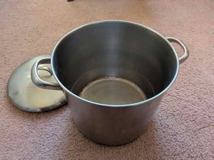 Photo of free Pan, pot, kitchenware (Near Story and King) #2