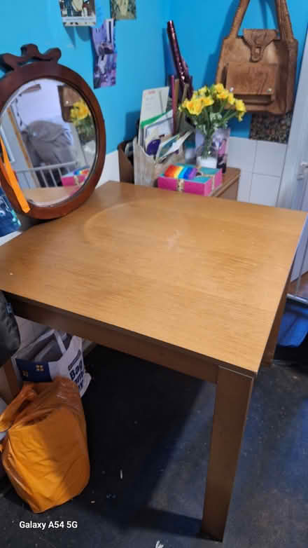 Photo of free Square 80cmx 80cm table (Tottenham N17) #1