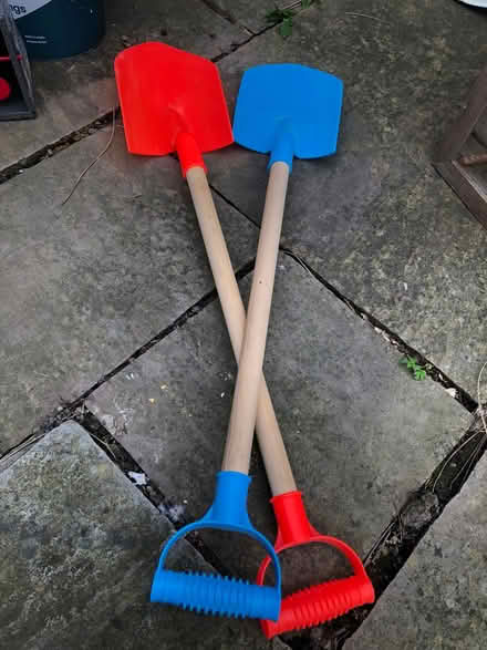 Photo of free Children’s spade (Newfield Green S14) #1