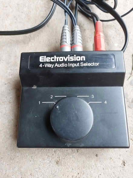 Photo of free 4-way audio input selector (SY5 Hanwood) #1