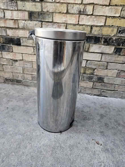 Photo of free Tall rubbish bin (Cambridge) #1