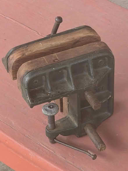 Photo of free clamping vise (Bala Cynwyd) #1