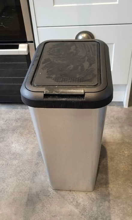 Photo of free Kitchen bin- nearly new (Oxlease AL10) #2