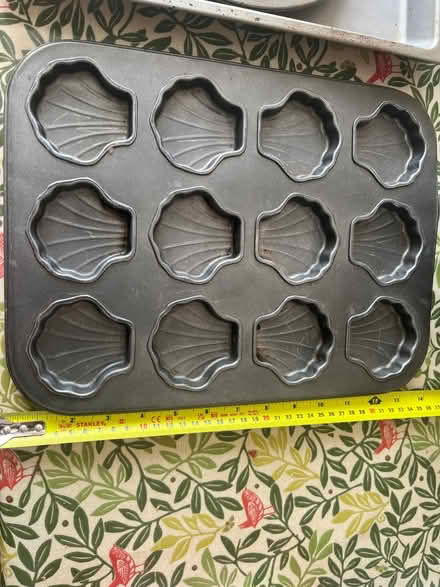 Photo of free Baking trays (Bear Cross BH11) #4