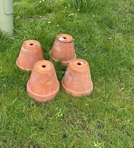 Photo of free 4 x terracotta small pots (Havant PO9) #1