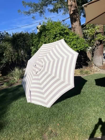 Photo of free market umbrella (Los Altos) #1