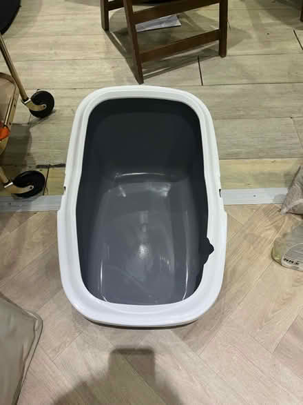 Photo of free Litter Box (Tottenham Hale N17) #1