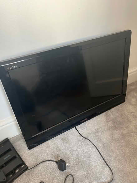 Photo of free Toshiba 32 Inch LCD Tv (CH42) #1
