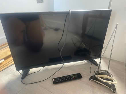 Photo of free Bush Flat screen TV and aerial (Donnington Bridge OX1) #1