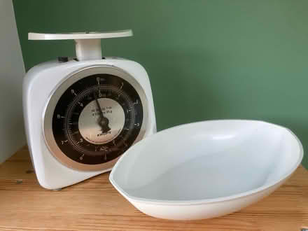 Photo of free Retro kitchen scales (CT2) #2